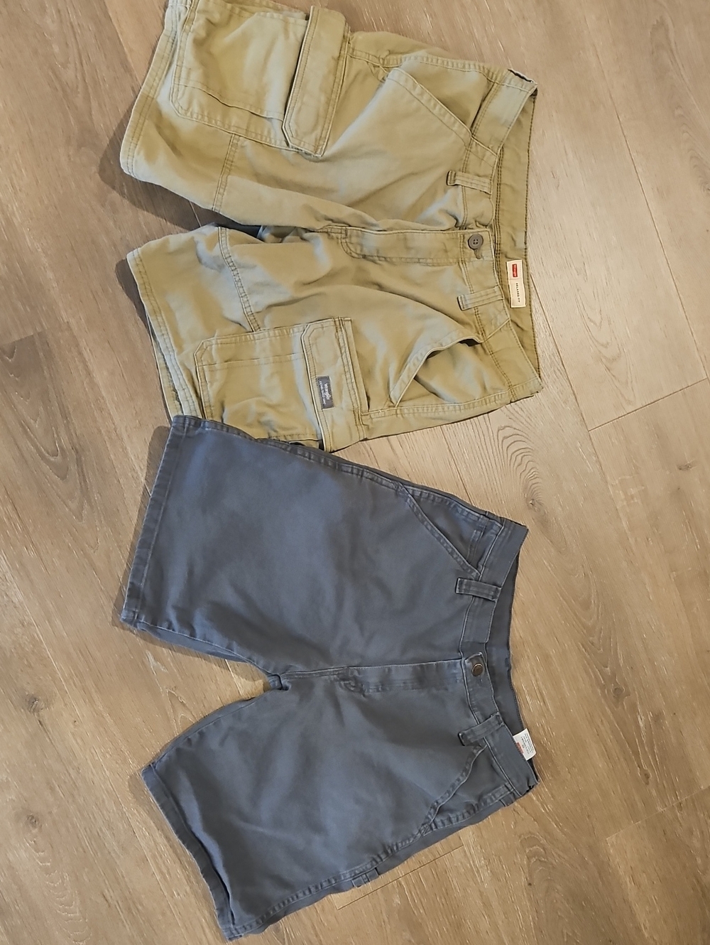 Lot Of Two Wrangler Mens Shorts Size 32